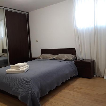 Papas Apartments Bucurestii Noi Bilik gambar